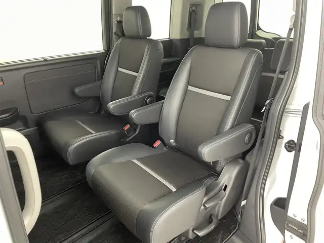 ホンダ ステップワゴン スパーダ eHEV G EXホンダS 福島県 2021(令3)年 2.1万km プラチナホワイトパール ホンダセンシング/・衝突軽減ブレーキ/・路外逸脱抑制/・アダプティブクルーズコントロール/・誤発進抑制機能/・先行車お知らせ/純正10型ナビ/・フルセグTV/・BT.SD.CD/DVD.AM/FM/全周囲カメラ/両側パワースライドドア/ドライブレコーダー（前後）/ハーフレザーシート/シートヒーター(D/N)/純正AW/革巻きステアリング/プッシュスタート/LEDヘッドライト/LEDフォグ/純正フロアマット