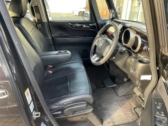 ホンダ Ｎ ＢＯＸ カスタム SSパッケージ 千葉県 2014(平26)年 8.6万km スマートブラック (株)IDOMが運営する【じしゃロン八千代店】の自社ローン専用車両になります。/こちらは現金またはオートローンご利用時の価格です。自社ローンご希望の方は別途その旨お申付け下さい/両側パワースライドドア/プッシュスタート