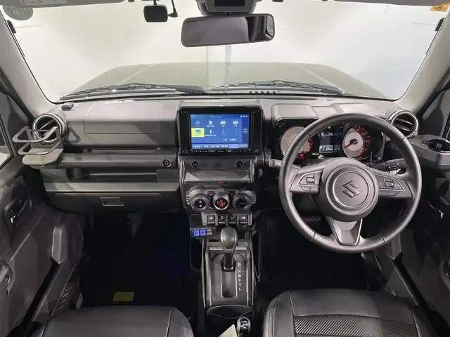 スズキ ジムニー XC 愛知県 2020(令2)年 2.5万km ジャングルグリーン 純正8インチナビ/衝突軽減ブレーキ/ビルトインETC/シートヒーター/LEDヘッドライト/バックカメラ/クルーズコントロール/ドライブレコーダー/フルセグTV/Bluetooth/レーンキープアシスト/オートハイビーム/ダウンヒルアシスト/プッシュスタート/USB接続/スマートキー/CD/DVD再生/ミュージックサーバー/ミュージックプレイヤー接続/純正ラバーマット/純正アルミホイール/オートライト/禁煙車/4WD/トランスファーレバー/ウィンカーミラー/電動格納ミラー/ドアバイザー/ルーフキャリア/フォグランプ/革調シートカバー/ステアリングリモコン/横滑り防止装置/ヘッドライトウォッシャー/盗難警報装着車/背面タイヤ/純正マッドフラップ