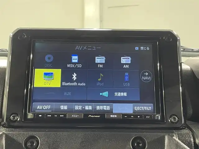 スズキ ジムニー XC 愛知県 2020(令2)年 2.5万km ジャングルグリーン 純正8インチナビ/衝突軽減ブレーキ/ビルトインETC/シートヒーター/LEDヘッドライト/バックカメラ/クルーズコントロール/ドライブレコーダー/フルセグTV/Bluetooth/レーンキープアシスト/オートハイビーム/ダウンヒルアシスト/プッシュスタート/USB接続/スマートキー/CD/DVD再生/ミュージックサーバー/ミュージックプレイヤー接続/純正ラバーマット/純正アルミホイール/オートライト/禁煙車/4WD/トランスファーレバー/ウィンカーミラー/電動格納ミラー/ドアバイザー/ルーフキャリア/フォグランプ/革調シートカバー/ステアリングリモコン/横滑り防止装置/ヘッドライトウォッシャー/盗難警報装着車/背面タイヤ/純正マッドフラップ