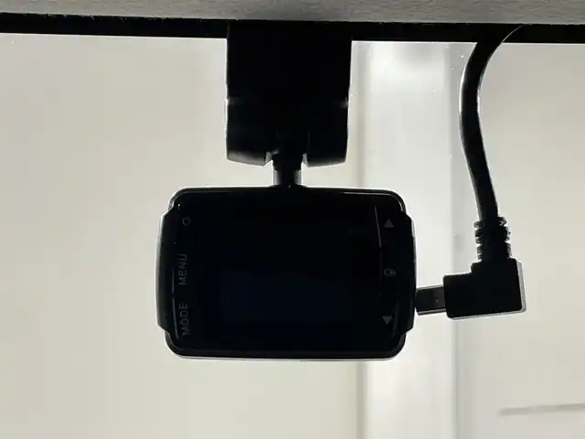 スズキ ジムニー XC 愛知県 2020(令2)年 2.5万km ジャングルグリーン 純正8インチナビ/衝突軽減ブレーキ/ビルトインETC/シートヒーター/LEDヘッドライト/バックカメラ/クルーズコントロール/ドライブレコーダー/フルセグTV/Bluetooth/レーンキープアシスト/オートハイビーム/ダウンヒルアシスト/プッシュスタート/USB接続/スマートキー/CD/DVD再生/ミュージックサーバー/ミュージックプレイヤー接続/純正ラバーマット/純正アルミホイール/オートライト/禁煙車/4WD/トランスファーレバー/ウィンカーミラー/電動格納ミラー/ドアバイザー/ルーフキャリア/フォグランプ/革調シートカバー/ステアリングリモコン/横滑り防止装置/ヘッドライトウォッシャー/盗難警報装着車/背面タイヤ/純正マッドフラップ