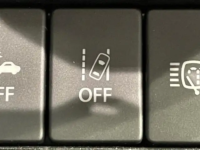 スズキ ジムニー XC 愛知県 2020(令2)年 2.5万km ジャングルグリーン 純正8インチナビ/衝突軽減ブレーキ/ビルトインETC/シートヒーター/LEDヘッドライト/バックカメラ/クルーズコントロール/ドライブレコーダー/フルセグTV/Bluetooth/レーンキープアシスト/オートハイビーム/ダウンヒルアシスト/プッシュスタート/USB接続/スマートキー/CD/DVD再生/ミュージックサーバー/ミュージックプレイヤー接続/純正ラバーマット/純正アルミホイール/オートライト/禁煙車/4WD/トランスファーレバー/ウィンカーミラー/電動格納ミラー/ドアバイザー/ルーフキャリア/フォグランプ/革調シートカバー/ステアリングリモコン/横滑り防止装置/ヘッドライトウォッシャー/盗難警報装着車/背面タイヤ/純正マッドフラップ