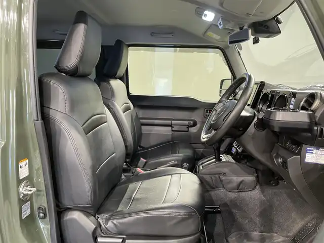 スズキ ジムニー XC 愛知県 2020(令2)年 2.5万km ジャングルグリーン 純正8インチナビ/衝突軽減ブレーキ/ビルトインETC/シートヒーター/LEDヘッドライト/バックカメラ/クルーズコントロール/ドライブレコーダー/フルセグTV/Bluetooth/レーンキープアシスト/オートハイビーム/ダウンヒルアシスト/プッシュスタート/USB接続/スマートキー/CD/DVD再生/ミュージックサーバー/ミュージックプレイヤー接続/純正ラバーマット/純正アルミホイール/オートライト/禁煙車/4WD/トランスファーレバー/ウィンカーミラー/電動格納ミラー/ドアバイザー/ルーフキャリア/フォグランプ/革調シートカバー/ステアリングリモコン/横滑り防止装置/ヘッドライトウォッシャー/盗難警報装着車/背面タイヤ/純正マッドフラップ