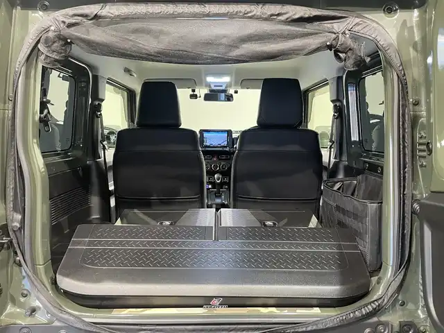 スズキ ジムニー XC 愛知県 2020(令2)年 2.5万km ジャングルグリーン 純正8インチナビ/衝突軽減ブレーキ/ビルトインETC/シートヒーター/LEDヘッドライト/バックカメラ/クルーズコントロール/ドライブレコーダー/フルセグTV/Bluetooth/レーンキープアシスト/オートハイビーム/ダウンヒルアシスト/プッシュスタート/USB接続/スマートキー/CD/DVD再生/ミュージックサーバー/ミュージックプレイヤー接続/純正ラバーマット/純正アルミホイール/オートライト/禁煙車/4WD/トランスファーレバー/ウィンカーミラー/電動格納ミラー/ドアバイザー/ルーフキャリア/フォグランプ/革調シートカバー/ステアリングリモコン/横滑り防止装置/ヘッドライトウォッシャー/盗難警報装着車/背面タイヤ/純正マッドフラップ