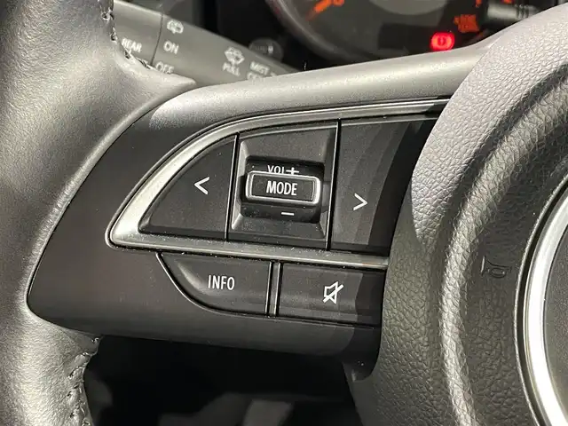 スズキ ジムニー XC 愛知県 2020(令2)年 2.5万km ジャングルグリーン 純正8インチナビ/衝突軽減ブレーキ/ビルトインETC/シートヒーター/LEDヘッドライト/バックカメラ/クルーズコントロール/ドライブレコーダー/フルセグTV/Bluetooth/レーンキープアシスト/オートハイビーム/ダウンヒルアシスト/プッシュスタート/USB接続/スマートキー/CD/DVD再生/ミュージックサーバー/ミュージックプレイヤー接続/純正ラバーマット/純正アルミホイール/オートライト/禁煙車/4WD/トランスファーレバー/ウィンカーミラー/電動格納ミラー/ドアバイザー/ルーフキャリア/フォグランプ/革調シートカバー/ステアリングリモコン/横滑り防止装置/ヘッドライトウォッシャー/盗難警報装着車/背面タイヤ/純正マッドフラップ