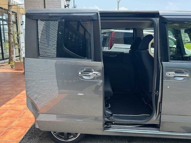 ホンダ Ｎ ＢＯＸ モデューロ X G ターボP 高知県 2014(平26)年 6.8万km ポリッシュドメタルメタリック (株)IDOMが運営する【じしゃロン高知店】の自社ローン専用車両になります。こちらは現金またはオートローンご利用時の価格です。自社ローンご希望の方は別途その旨お申付け下さい