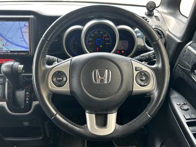 ホンダ Ｎ ＢＯＸ モデューロ X G ターボP 高知県 2014(平26)年 6.8万km ポリッシュドメタルメタリック (株)IDOMが運営する【じしゃロン高知店】の自社ローン専用車両になります。こちらは現金またはオートローンご利用時の価格です。自社ローンご希望の方は別途その旨お申付け下さい