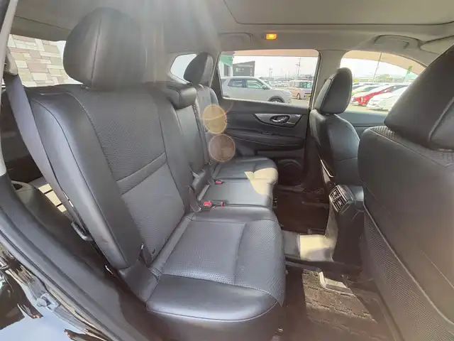 日産 エクストレイル 20X ブラック エクストリーマーX 福岡県 2015(平27)年 8.7万km ダイヤモンドブラック 純正ナビ(QY73-91NE)/(CD・DVD/Bluetooth/TV)/純正ビルトインETC/衝突被害軽減ブレーキ/クルーズコントロール/レーンキープアシスト/オートライト/4WD/ダウンヒルアシストコントロール/サンルーフ/純正17インチアルミホイール/合成皮革シート/前席シートヒーター/スマートキー