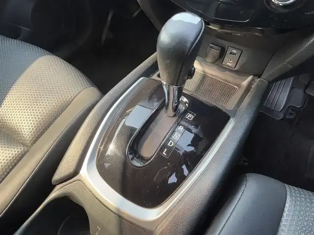 日産 エクストレイル 20X ブラック エクストリーマーX 福岡県 2015(平27)年 8.7万km ダイヤモンドブラック 純正ナビ(QY73-91NE)/(CD・DVD/Bluetooth/TV)/純正ビルトインETC/衝突被害軽減ブレーキ/クルーズコントロール/レーンキープアシスト/オートライト/4WD/ダウンヒルアシストコントロール/サンルーフ/純正17インチアルミホイール/合成皮革シート/前席シートヒーター/スマートキー
