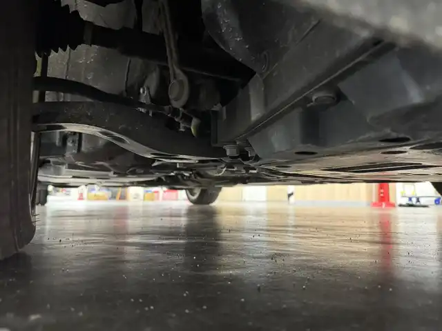 レクサス ＣＴ 200h バージョンC 三重県 2014(平26)年 3.2万km レッドマイカクリスタルシャイン ハイブリッド/FF/MTモード付インパネCVT/純正 7インチナビ/（AM/FM/CD/DVD/Blu-ray/SD/SDREC/USB/VTR/AUX）/バックガイドモニター/ドドライブレコーダー 前方/ビルトイン ETC/安全/・【OP】プリクラッシュセーフティ［PCS］/・【OP】レーダークルコン/・【OP】クリアランスソナー＆バックソナー/・ABS/装備/・【OP】L-texシート（合皮：運転席ポジションメモリー付）/・【OP】寒冷地仕様（ウインドシールドデアイサー、リヤフォグランプ、ヘッドランプクリーナー等）/・シートヒーター（D/N）/・パワーシート（D8way/N4way）/・左右独立オートエアコン/・【OP】215/45R17タイヤ＆純正17inAW/・【OP】LEDヘッドランプ＋クリアランスランプ/・【OP】LEDフロントフォグランプ/・自動防眩ルームミラー/・車両接近通報装置/・電動コーナーポール/・保/取/ナビ取/・プッシュスタート/・スマートキーx1