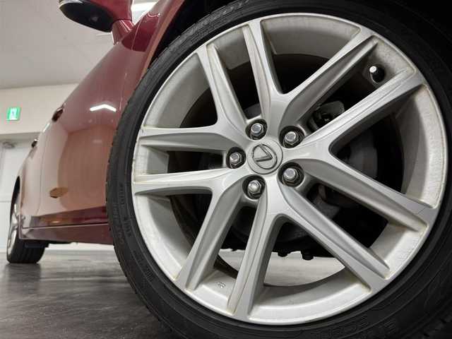 レクサス ＣＴ 200h バージョンC 三重県 2014(平26)年 3.2万km レッドマイカクリスタルシャイン ハイブリッド/FF/MTモード付インパネCVT/純正 7インチナビ/（AM/FM/CD/DVD/Blu-ray/SD/SDREC/USB/VTR/AUX）/バックガイドモニター/ドドライブレコーダー 前方/ビルトイン ETC/安全/・【OP】プリクラッシュセーフティ［PCS］/・【OP】レーダークルコン/・【OP】クリアランスソナー＆バックソナー/・ABS/装備/・【OP】L-texシート（合皮：運転席ポジションメモリー付）/・【OP】寒冷地仕様（ウインドシールドデアイサー、リヤフォグランプ、ヘッドランプクリーナー等）/・シートヒーター（D/N）/・パワーシート（D8way/N4way）/・左右独立オートエアコン/・【OP】215/45R17タイヤ＆純正17inAW/・【OP】LEDヘッドランプ＋クリアランスランプ/・【OP】LEDフロントフォグランプ/・自動防眩ルームミラー/・車両接近通報装置/・電動コーナーポール/・保/取/ナビ取/・プッシュスタート/・スマートキーx1