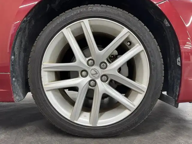 レクサス ＣＴ 200h バージョンC 三重県 2014(平26)年 3.2万km レッドマイカクリスタルシャイン ハイブリッド/FF/MTモード付インパネCVT/純正 7インチナビ/（AM/FM/CD/DVD/Blu-ray/SD/SDREC/USB/VTR/AUX）/バックガイドモニター/ドドライブレコーダー 前方/ビルトイン ETC/安全/・【OP】プリクラッシュセーフティ［PCS］/・【OP】レーダークルコン/・【OP】クリアランスソナー＆バックソナー/・ABS/装備/・【OP】L-texシート（合皮：運転席ポジションメモリー付）/・【OP】寒冷地仕様（ウインドシールドデアイサー、リヤフォグランプ、ヘッドランプクリーナー等）/・シートヒーター（D/N）/・パワーシート（D8way/N4way）/・左右独立オートエアコン/・【OP】215/45R17タイヤ＆純正17inAW/・【OP】LEDヘッドランプ＋クリアランスランプ/・【OP】LEDフロントフォグランプ/・自動防眩ルームミラー/・車両接近通報装置/・電動コーナーポール/・保/取/ナビ取/・プッシュスタート/・スマートキーx1
