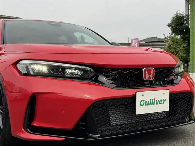 ホンダ シビック タイプR 千葉県 2024(令6)年 0.1万km フレームレッド ワンオーナー車/室内保管車両/ホンダセンシング/レーダークルーズコントロール/レーンキープアシスト/ブラインドスポットモニター/純正ナビ/フルセグTV/Bluetooth/バックカメラ/コーナーセンサー/純正ブレンボ/純正19インチAW/LEDライト/ETC/保証書・取説/スペアキー