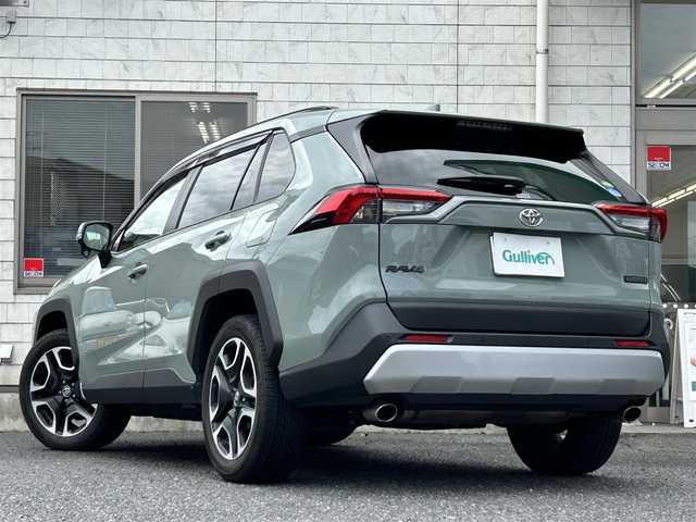 トヨタ ＲＡＶ４ アドベンチャー 福岡県 2021(令3)年 4.5万km アーバンカーキ ワンオーナー/パノラマルーフ/純正9インチディスプレイオーディオ/　（AM/FM/Bluetooth/Miracast）/バックカメラ/トヨタセーフティーセンス/・プリクラッシュセーフティ/・レーントレーシングアシスト/・オートマチックハイビーム/・ロードサインアシスト/・レーダークルーズコントロール/・先行車発進告知機能/横滑り防止機能/オートライト/ブラインドスポッドモニター/コナーセンサー/クリアランスソナー/ダウンヒルアシストコントロールシステム/純正19インチアルミホイール/ルーフレール/黒色レザーシート/黒/オレンジシートカバー/パワーシート（D席）/ビルトインETC/KENWOOD製　前後方向ドライブレコーダー【DRV-MR450】/コムテック製　レーダー探知機【ZERO 307LV】/トランクマット/プッシュスタート/電格ウインカーミラー/ドアバイザー/盗難防止装置/電源ソケット×2/USB端子×5/純正フロアマット/スペアキー×1/保証書/取扱説明書/ナビ取扱説明書