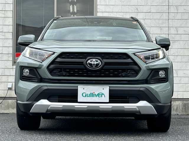 トヨタ ＲＡＶ４ アドベンチャー 福岡県 2021(令3)年 4.5万km アーバンカーキ ワンオーナー/パノラマルーフ/純正9インチディスプレイオーディオ/　（AM/FM/Bluetooth/Miracast）/バックカメラ/トヨタセーフティーセンス/・プリクラッシュセーフティ/・レーントレーシングアシスト/・オートマチックハイビーム/・ロードサインアシスト/・レーダークルーズコントロール/・先行車発進告知機能/横滑り防止機能/オートライト/ブラインドスポッドモニター/コナーセンサー/クリアランスソナー/ダウンヒルアシストコントロールシステム/純正19インチアルミホイール/ルーフレール/黒色レザーシート/黒/オレンジシートカバー/パワーシート（D席）/ビルトインETC/KENWOOD製　前後方向ドライブレコーダー【DRV-MR450】/コムテック製　レーダー探知機【ZERO 307LV】/トランクマット/プッシュスタート/電格ウインカーミラー/ドアバイザー/盗難防止装置/電源ソケット×2/USB端子×5/純正フロアマット/スペアキー×1/保証書/取扱説明書/ナビ取扱説明書