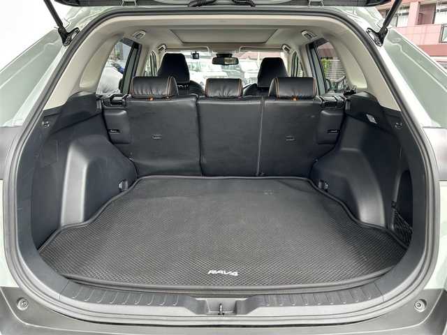 トヨタ ＲＡＶ４ アドベンチャー 福岡県 2021(令3)年 4.5万km アーバンカーキ ワンオーナー/パノラマルーフ/純正9インチディスプレイオーディオ/　（AM/FM/Bluetooth/Miracast）/バックカメラ/トヨタセーフティーセンス/・プリクラッシュセーフティ/・レーントレーシングアシスト/・オートマチックハイビーム/・ロードサインアシスト/・レーダークルーズコントロール/・先行車発進告知機能/横滑り防止機能/オートライト/ブラインドスポッドモニター/コナーセンサー/クリアランスソナー/ダウンヒルアシストコントロールシステム/純正19インチアルミホイール/ルーフレール/黒色レザーシート/黒/オレンジシートカバー/パワーシート（D席）/ビルトインETC/KENWOOD製　前後方向ドライブレコーダー【DRV-MR450】/コムテック製　レーダー探知機【ZERO 307LV】/トランクマット/プッシュスタート/電格ウインカーミラー/ドアバイザー/盗難防止装置/電源ソケット×2/USB端子×5/純正フロアマット/スペアキー×1/保証書/取扱説明書/ナビ取扱説明書