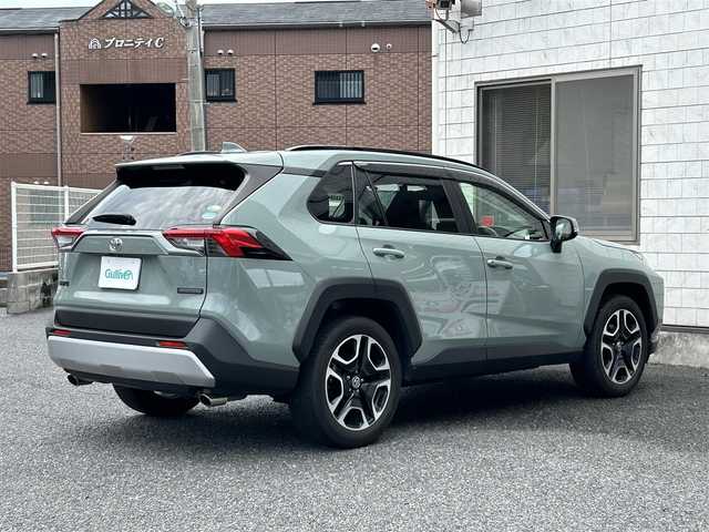 トヨタ ＲＡＶ４ アドベンチャー 福岡県 2021(令3)年 4.5万km アーバンカーキ ワンオーナー/パノラマルーフ/純正9インチディスプレイオーディオ/　（AM/FM/Bluetooth/Miracast）/バックカメラ/トヨタセーフティーセンス/・プリクラッシュセーフティ/・レーントレーシングアシスト/・オートマチックハイビーム/・ロードサインアシスト/・レーダークルーズコントロール/・先行車発進告知機能/横滑り防止機能/オートライト/ブラインドスポッドモニター/コナーセンサー/クリアランスソナー/ダウンヒルアシストコントロールシステム/純正19インチアルミホイール/ルーフレール/黒色レザーシート/黒/オレンジシートカバー/パワーシート（D席）/ビルトインETC/KENWOOD製　前後方向ドライブレコーダー【DRV-MR450】/コムテック製　レーダー探知機【ZERO 307LV】/トランクマット/プッシュスタート/電格ウインカーミラー/ドアバイザー/盗難防止装置/電源ソケット×2/USB端子×5/純正フロアマット/スペアキー×1/保証書/取扱説明書/ナビ取扱説明書