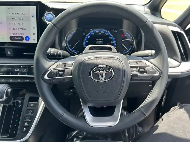 トヨタ ヴォクシー ハイブリッド S－Z 和歌山県 2022(令4)年 2.5万km アティチュードブラックマイカ
