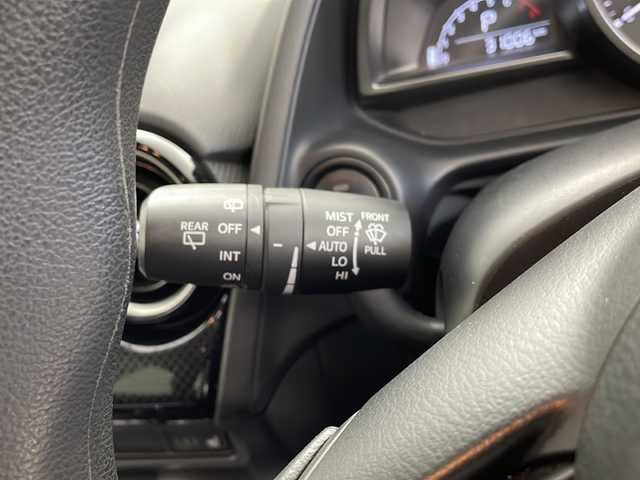 マツダ デミオ 13S 千葉県 2018(平30)年 3.1万km ダイナミックブルーマイカ 禁煙車/ワンオーナー/i-ACTIVSENSE/・スマートシティーブレーキサポート/・BSM/・車線逸脱警報システム/・パーキングセンサー/マツダコネクト/Bluetooth/CD/DVD/AUX/フルセグ/アラウンドビューモニター/純正フロアマット/LEDオートライト/シートヒーター/オートエアコン/アイドリングストップ/USBポート/プッシュスタート/スマートキー/取扱説明書/保証書
