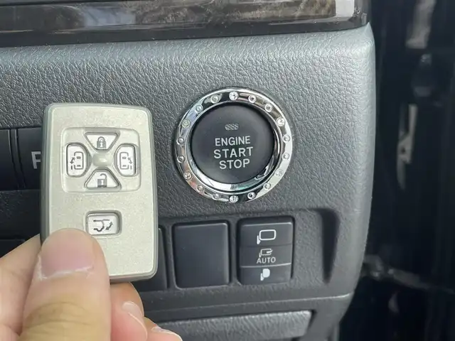 トヨタ ヴェルファイア 2．4Z Gエディション 群馬県 2012(平24)年 5.2万km ブラック ツインムーンルーフ　純正８インチナビ　バックカメラ　両側パワースライドドア　クルーズコントロール　ＨＩＤオートライト　パワーシート　純正１８インチＡＷ　ステアリングリモコン　ＥＴＣ　スマートキー　禁煙
