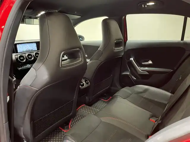 メルセデス・ベンツ Ｍ・ベンツ Ａ２００ｄ AMGライン 愛知県 2019(令1)年 5.5万km ジュピターレッド ＭＢＵＸ　/フルセグＴＶ　/Ｂｌｕｅｔｏｏｔｈ　/バックカメラ　/ＵＳＢ　/ハーフレザー　/シートヒーター/ＡＣＣ　/ＬＫＡ　/ＬＤＷ　/ＢＳＭ　/ワイヤレスチャージ　/コーナーセンサー　/ドライブレコーダー　/ＥＴＣ２．０/プッシュスタート/ウィンカーミラー/アイドリングストップ