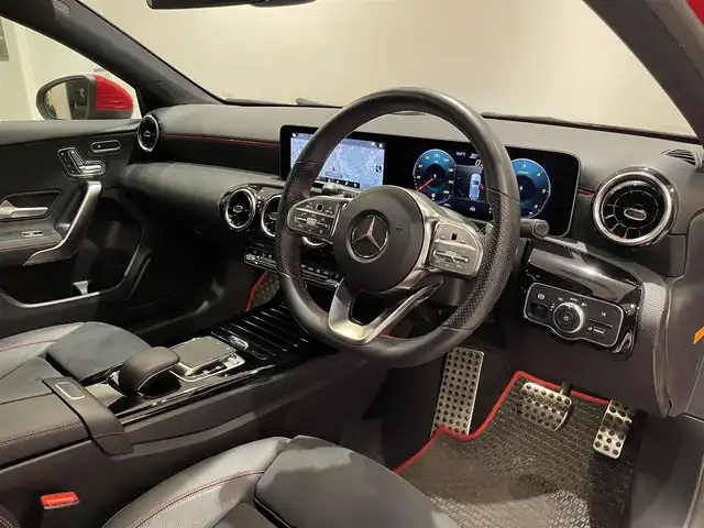 メルセデス・ベンツ Ｍ・ベンツ Ａ２００ｄ AMGライン 愛知県 2019(令1)年 5.5万km ジュピターレッド ＭＢＵＸ　/フルセグＴＶ　/Ｂｌｕｅｔｏｏｔｈ　/バックカメラ　/ＵＳＢ　/ハーフレザー　/シートヒーター/ＡＣＣ　/ＬＫＡ　/ＬＤＷ　/ＢＳＭ　/ワイヤレスチャージ　/コーナーセンサー　/ドライブレコーダー　/ＥＴＣ２．０/プッシュスタート/ウィンカーミラー/アイドリングストップ
