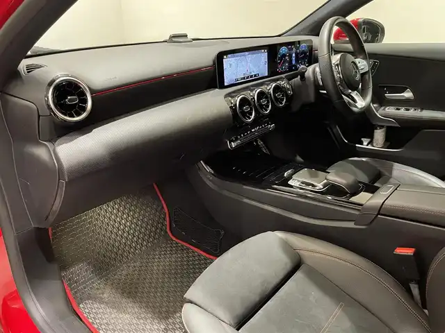 メルセデス・ベンツ Ｍ・ベンツ Ａ２００ｄ AMGライン 愛知県 2019(令1)年 5.5万km ジュピターレッド ＭＢＵＸ　/フルセグＴＶ　/Ｂｌｕｅｔｏｏｔｈ　/バックカメラ　/ＵＳＢ　/ハーフレザー　/シートヒーター/ＡＣＣ　/ＬＫＡ　/ＬＤＷ　/ＢＳＭ　/ワイヤレスチャージ　/コーナーセンサー　/ドライブレコーダー　/ＥＴＣ２．０/プッシュスタート/ウィンカーミラー/アイドリングストップ