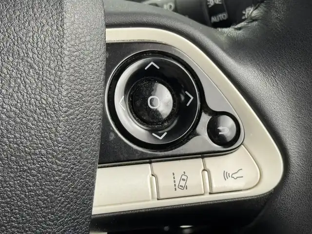 トヨタ プリウス A ツーリングセレクション 福岡県 2018(平30)年 3.7万km シルバーM 純正９型ナビ／フルセグＴＶ　/バックカメラ　/ビルトインＥＴＣ　/前後ドラレコ　/レーダークルコン　/コーナーセンサー　/トヨタセーフティセンス　/アクセル踏み間違い防止　/パーキングアシスト　/シートヒーター　/ＨＵＤ