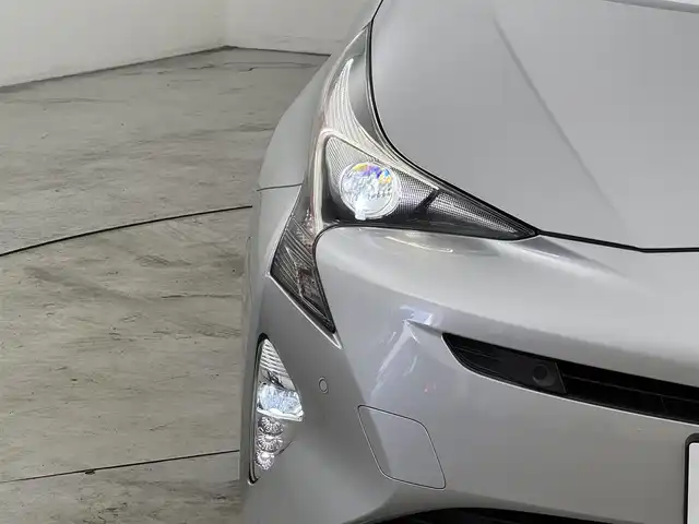 トヨタ プリウス A ツーリングセレクション 福岡県 2018(平30)年 3.7万km シルバーM 純正９型ナビ／フルセグＴＶ　/バックカメラ　/ビルトインＥＴＣ　/前後ドラレコ　/レーダークルコン　/コーナーセンサー　/トヨタセーフティセンス　/アクセル踏み間違い防止　/パーキングアシスト　/シートヒーター　/ＨＵＤ