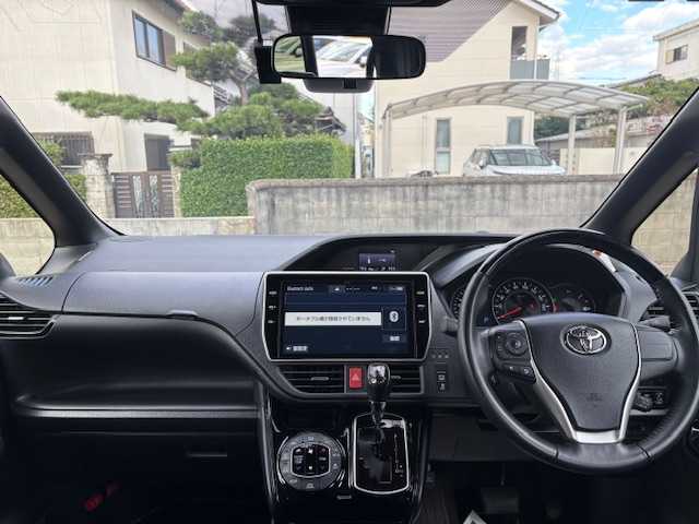 トヨタ ノア Si ダブルバイビーⅢ 大阪府 2020(令2)年 3万km ブラッキッシュアゲハガラスフレーク 純正10型ナビ/バックカメラ/フルセグ/プリクラッシュセーフティ/クルーズコントロール/クリアランスソナー/両側パワースライドドア/ドライブレコーダー/ビルトインETC2.0/ハーフレザーシート/LEDヘッドライト/純正アルミホイール/スマートキー×2