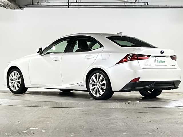 レクサス ＩＳ 300h バージョンL 広島県 2014(平26)年 8.8万km ホワイトパールクリスタルシャイン 禁煙/純正ナビ/CD/DVD/DTV/Bluetooth/Blu-ray/バックカメラ/クルーズコントロール/黒革シート/シートヒーター/シートベンチレーション/パワーシート/メモリーシート/クリアランスソナー/LEDオートライト/ビルトインETC/ステアリングスイッチ/パドルシフト/純正フロアマット/スマートキー/プッシュスタート