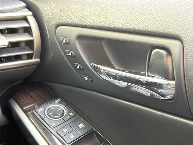 レクサス ＩＳ 300h バージョンL 広島県 2014(平26)年 8.8万km ホワイトパールクリスタルシャイン 禁煙/純正ナビ/CD/DVD/DTV/Bluetooth/Blu-ray/バックカメラ/クルーズコントロール/黒革シート/シートヒーター/シートベンチレーション/パワーシート/メモリーシート/クリアランスソナー/LEDオートライト/ビルトインETC/ステアリングスイッチ/パドルシフト/純正フロアマット/スマートキー/プッシュスタート