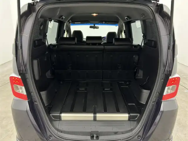 ホンダ フリード スパイク ハイブリット ジャストセレクション 岡山県 2015(平27)年 7.2万km グラマラスモーブP 純正ナビ/VXM-152VFi/(CD/DVD/TV/BT)/バックカメラ/両側パワースライドドア/HIDヘッドライト/オートライト/ビルトインETC/純正15インチアルミ/クルーズコントロール/社外フロアマット/ドアバイザー/スマートキー×1