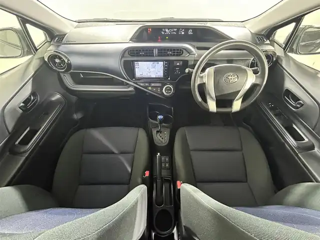 トヨタ アクア S 佐賀県 2015(平27)年 4.2万km グレーメタリック 純正ナビ/フルセグTV/CD/DVD/FM/AM/バックカメラ/ビルトインETC/ステアリングリモコン/LEDオートライト/電動格納ウィンカー付きミラー/スマートキー/スペアキー/シガーソケット/プッシュスタート/AAC