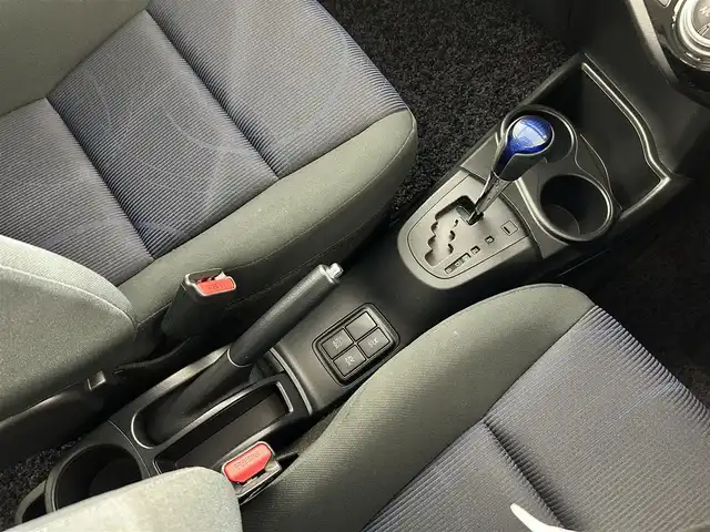 トヨタ アクア S 佐賀県 2015(平27)年 4.2万km グレーメタリック 純正ナビ/フルセグTV/CD/DVD/FM/AM/バックカメラ/ビルトインETC/ステアリングリモコン/LEDオートライト/電動格納ウィンカー付きミラー/スマートキー/スペアキー/シガーソケット/プッシュスタート/AAC