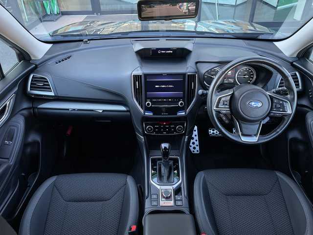 スバル フォレスター プレミアム 長野県 2019(令1)年 4.2万km クリスタルブラックシリカ ８インチ純正ナビ/(CN-FX800DFD)/Bluetooth Audio/ビルドインＥＴＣ/バックカメラ/フロント/サイドカメラ/追従クルーズコントロール/コーナーセンサー/電動リアゲート/ステアリングヒーター/ステアリングスイッチ/本革巻ステアリング/パドルシフト/デジタルインナーミラー/パワーシートＤ＋Ｎ席/シートヒーター（全席）/純正フロアマット/プッシュスタート/オートライト/フォグランプ/ドアバイザー/トノカバー/スマートキー/スペアキー×１/横滑り防止機能/盗難防止機能