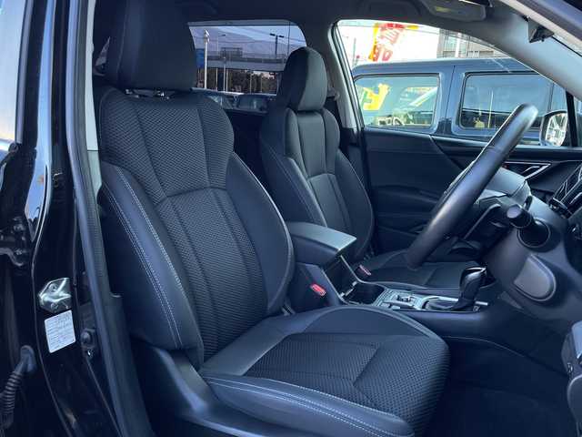 スバル フォレスター プレミアム 長野県 2019(令1)年 4.2万km クリスタルブラックシリカ ８インチ純正ナビ/(CN-FX800DFD)/Bluetooth Audio/ビルドインＥＴＣ/バックカメラ/フロント/サイドカメラ/追従クルーズコントロール/コーナーセンサー/電動リアゲート/ステアリングヒーター/ステアリングスイッチ/本革巻ステアリング/パドルシフト/デジタルインナーミラー/パワーシートＤ＋Ｎ席/シートヒーター（全席）/純正フロアマット/プッシュスタート/オートライト/フォグランプ/ドアバイザー/トノカバー/スマートキー/スペアキー×１/横滑り防止機能/盗難防止機能