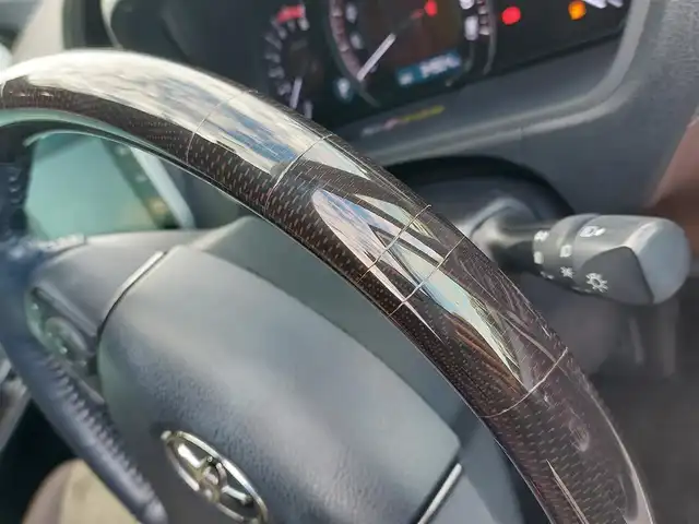 トヨタ エスクァイア Gi プレミアムパッケージ 東京都 2018(平30)年 3.5万km ホワイトパールクリスタルシャイン 純正10インチナビ(NSZN-Z66T)/【AM/FM/DISC/SD/TV/BT】/純正12インチフリップダウンモニター/ビルトインETC2.0/ドライブレコーダー/バックカメラ/クルーズコントロール/両側電動スライドドア/プリクラッシュセーフティ/レーンディパーチャーアラート/アイドリングストップ/ステアリングヒーター/シートヒーター/ハーフレザーシート/コーナーセンサー/LEDヘッドライト/フォグランプ/プッシュスタート/スマートキー/スペアキー×１