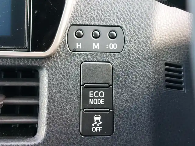 トヨタ エスクァイア Gi プレミアムパッケージ 東京都 2018(平30)年 3.5万km ホワイトパールクリスタルシャイン 純正10インチナビ(NSZN-Z66T)/【AM/FM/DISC/SD/TV/BT】/純正12インチフリップダウンモニター/ビルトインETC2.0/ドライブレコーダー/バックカメラ/クルーズコントロール/両側電動スライドドア/プリクラッシュセーフティ/レーンディパーチャーアラート/アイドリングストップ/ステアリングヒーター/シートヒーター/ハーフレザーシート/コーナーセンサー/LEDヘッドライト/フォグランプ/プッシュスタート/スマートキー/スペアキー×１