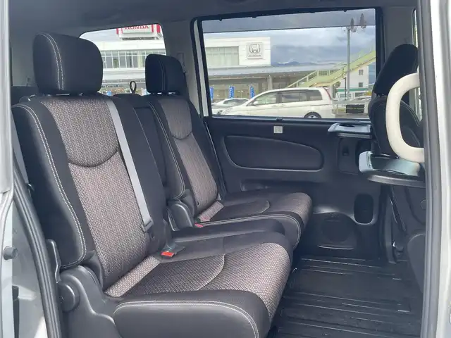 日産 セレナ HWS S HV Vセレ +Sefty 山梨県 2016(平28)年 9.6万km ブリリアントシルバー (株)IDOMが運営する【じしゃロン甲府店】の自社ローン専用車両になります。/こちらは現金またはオートローンご利用時の価格です。自社ローンご希望の方は別途その旨お申付け下さい/衝突被害軽減/スマートキー２個/クルーズコントロール/両側パワースライドドア/純正ナビ・フルセグＴＶ/ＣＤ・ＤＶＤ・ＢＴオーディオ/バックカメラ/ＥＴＣ/LEDオートライト/ステアリングリモコン/取説書