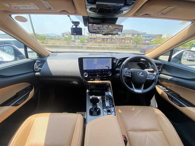 レクサス ＮＸ 350h バージョンL 福岡県 2022(令4)年 3.1万km ソニッククォーツ ・1オーナー/・レーダークルーズコントロール/・純正HDDナビ/USB/Bluetooth/AppleCarPlay/・全方位カメラ/・白革シート/シートヒーター/・社外前後ドライブレコーダー/・フルセグ/・純正20AW/・プッシュスタート/・パーキングアシスト/・スマートキー/・スペアキー/・フルフラットシート/・レーンキープアシスト/・オートライト/・LEDライト/・デジタルインナーミラー/・ヘッドアップディスプレイ/・ハンドルヒーター/・保証書/・取扱説明書