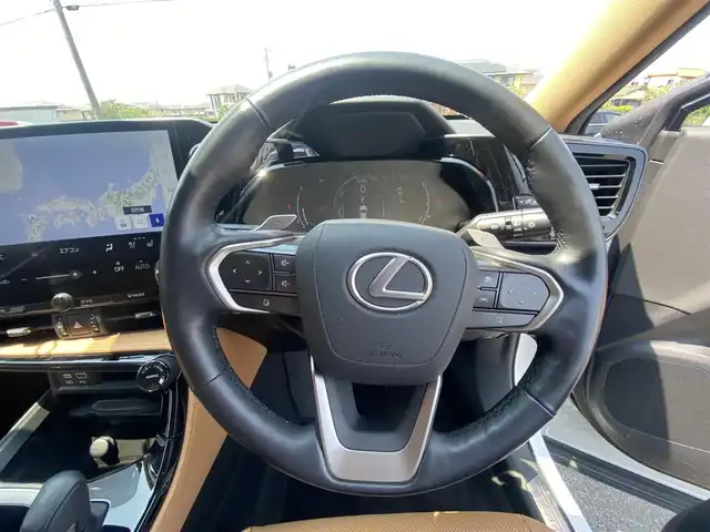 レクサス ＮＸ 350h バージョンL 福岡県 2022(令4)年 3.1万km ソニッククォーツ ・1オーナー/・レーダークルーズコントロール/・純正HDDナビ/USB/Bluetooth/AppleCarPlay/・全方位カメラ/・白革シート/シートヒーター/・社外前後ドライブレコーダー/・フルセグ/・純正20AW/・プッシュスタート/・パーキングアシスト/・スマートキー/・スペアキー/・フルフラットシート/・レーンキープアシスト/・オートライト/・LEDライト/・デジタルインナーミラー/・ヘッドアップディスプレイ/・ハンドルヒーター/・保証書/・取扱説明書