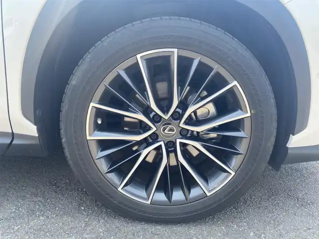 レクサス ＮＸ 350h バージョンL 福岡県 2022(令4)年 3.1万km ソニッククォーツ ・1オーナー/・レーダークルーズコントロール/・純正HDDナビ/USB/Bluetooth/AppleCarPlay/・全方位カメラ/・白革シート/シートヒーター/・社外前後ドライブレコーダー/・フルセグ/・純正20AW/・プッシュスタート/・パーキングアシスト/・スマートキー/・スペアキー/・フルフラットシート/・レーンキープアシスト/・オートライト/・LEDライト/・デジタルインナーミラー/・ヘッドアップディスプレイ/・ハンドルヒーター/・保証書/・取扱説明書