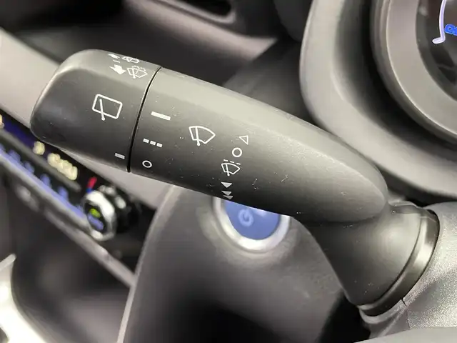 トヨタ ヤリスクロス ハイブリッド G 大分県 2021(令3)年 6.4万km ブラックマイカ ワンオーナー/純正ディスプレイオーディオ/（フルセグTV、AM、FM、Bluetooth/AppleCarplay、AndroidAuto）/バックカメラ/ビルトインETC/前後ドライブレコーダー　/トヨタセーフティセンス/・プリクラッシュセーフティ/・レーントレーシングアシスト/・レーダークルーズコントロール/・オートマチックハイビーム/・ロードサインアシスト/・ドライバー異常時対応システム/パーキングサポートブレーキ/保証書・取扱説明書