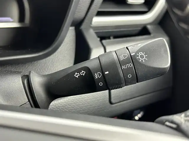 トヨタ ルーミー カスタムG 道央・札幌 2021(令3)年 1.8万km ブラックマイカメタリック/ブリリアントカッパークリスタルマイカ 2トーン ・４WD/・寒冷地仕様/・ディーラーオプション９インチSDナビ/・CD/DVD/BT/SD/フルセグTV/・バックカメラ/・ステアリングスイッチ/・ビルトインETC/・スマートアシスト/・プリクラッシュセーフティ/・レーンキープアシスト/・レーダークルーズコントロール/・アイドリングストップ/・電動パーキングブレーキ/・ブレーキホールド/・両側パワースライドドア/・D席＋N席ヒートヒーター/・２列目サンシェード/・シートバックテーブル/・オートマチックハイビーム/・オートライト/・LEDヘッドライト/・LEDフォグランプ/・LEDデイライト/・ドアミラーウィンカー/・オートリトラクタブルドアミラー/・ドアバイザー/・純正フロアマット/・プッシュスタート/・スマートキー/・純正１４インチAW（夏）