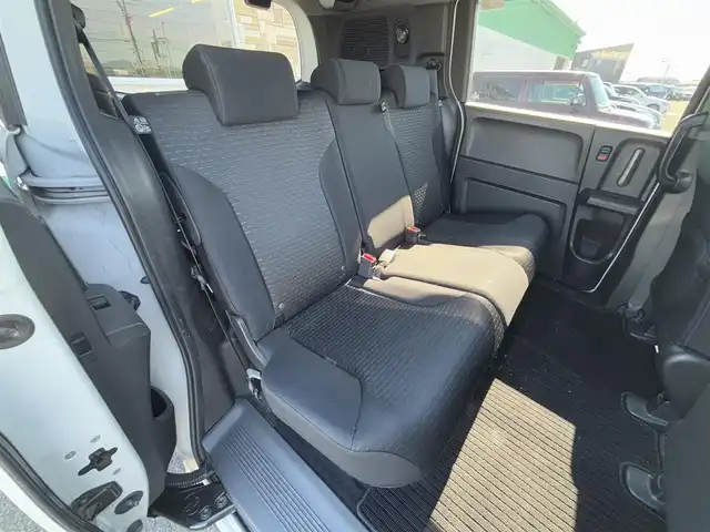 ホンダ フリード スパイク ハイブリット ジャストセレクション 徳島県 2014(平26)年 9.5万km ホワイトオーキッドパール 社外SDナビ　VXM-152VFi/　AM/FM/BT/SD/DISC/Music Rac/フルセグ/ドライブレコーダー/後席用モニター　VM-155EN/ビルトインETC/両側電動スライドドア/バックカメラ/クルーズコントロール/社外15インチアルミホイール　SPORT KRONE/ドアバイザー/純正フロアマット/オートライト/スマートキー/スペアキー/E CON/新車時保証書/新車時取扱説明書