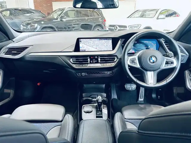 ＢＭＷ ＢＭＷ １１８ｄ Mスポーツ 大阪府 2020(令2)年 3.2万km 黒 ワンオーナー/ハーフレザー/Dメモリ付きパワーシート/純正ナビ/バックカメラ/applecarplay/純正18インチAW/LEDヘッドライト/クリアランスソナー/ブラインドスポット/ワイヤレス充電