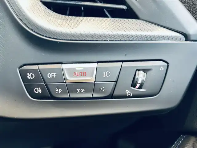 ＢＭＷ ＢＭＷ １１８ｄ Mスポーツ 大阪府 2020(令2)年 3.2万km 黒 ワンオーナー/ハーフレザー/Dメモリ付きパワーシート/純正ナビ/バックカメラ/applecarplay/純正18インチAW/LEDヘッドライト/クリアランスソナー/ブラインドスポット/ワイヤレス充電