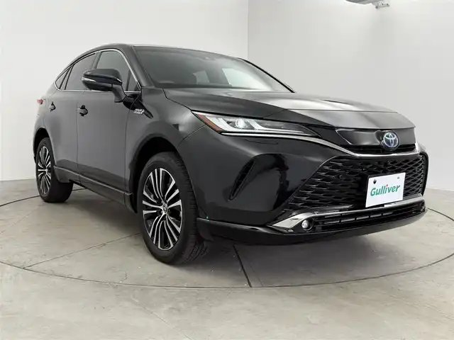 トヨタ ハリアー ＰＨＥＶ Z 愛知県 2023(令5)年 2.8万km プレシャスブラックパール ４WD/純正12.3型ナビ（フルセグ、Bluetooth、AppleCarplay）/全方位カメラ/HUD/BSM/ACC/全席シートヒーター/シートエアコン（D+N)/ハンドルヒーター/100V電源/ETC2.0/デジタルインナーミラー/前後ドラレコ/衝突軽減ブレーキ/レーンキープアシスト/オートハイビーム/LEDヘッドライト/パワーシート（D+N)/パワーバックドア/USB/コーナーセンサー/スマートキー/フォグライト/純正19インチAW/社外フロアマット/三点エアバック/横滑り防止装置