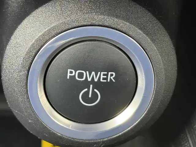 トヨタ ハリアー ＰＨＥＶ Z 愛知県 2023(令5)年 2.8万km プレシャスブラックパール ４WD/純正12.3型ナビ（フルセグ、Bluetooth、AppleCarplay）/全方位カメラ/HUD/BSM/ACC/全席シートヒーター/シートエアコン（D+N)/ハンドルヒーター/100V電源/ETC2.0/デジタルインナーミラー/前後ドラレコ/衝突軽減ブレーキ/レーンキープアシスト/オートハイビーム/LEDヘッドライト/パワーシート（D+N)/パワーバックドア/USB/コーナーセンサー/スマートキー/フォグライト/純正19インチAW/社外フロアマット/三点エアバック/横滑り防止装置